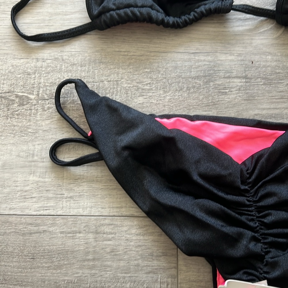 Bikinis - Picture 9 of 9